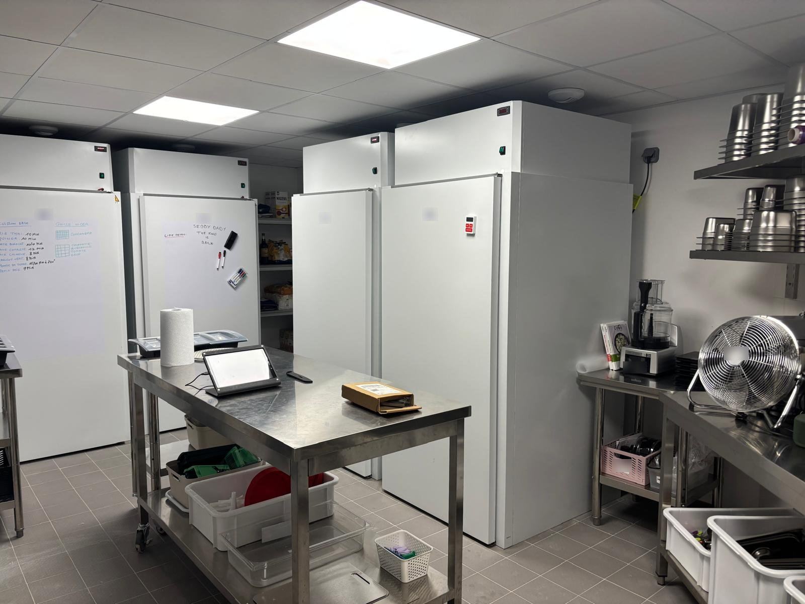 Armoires réfrigérées en cuisine